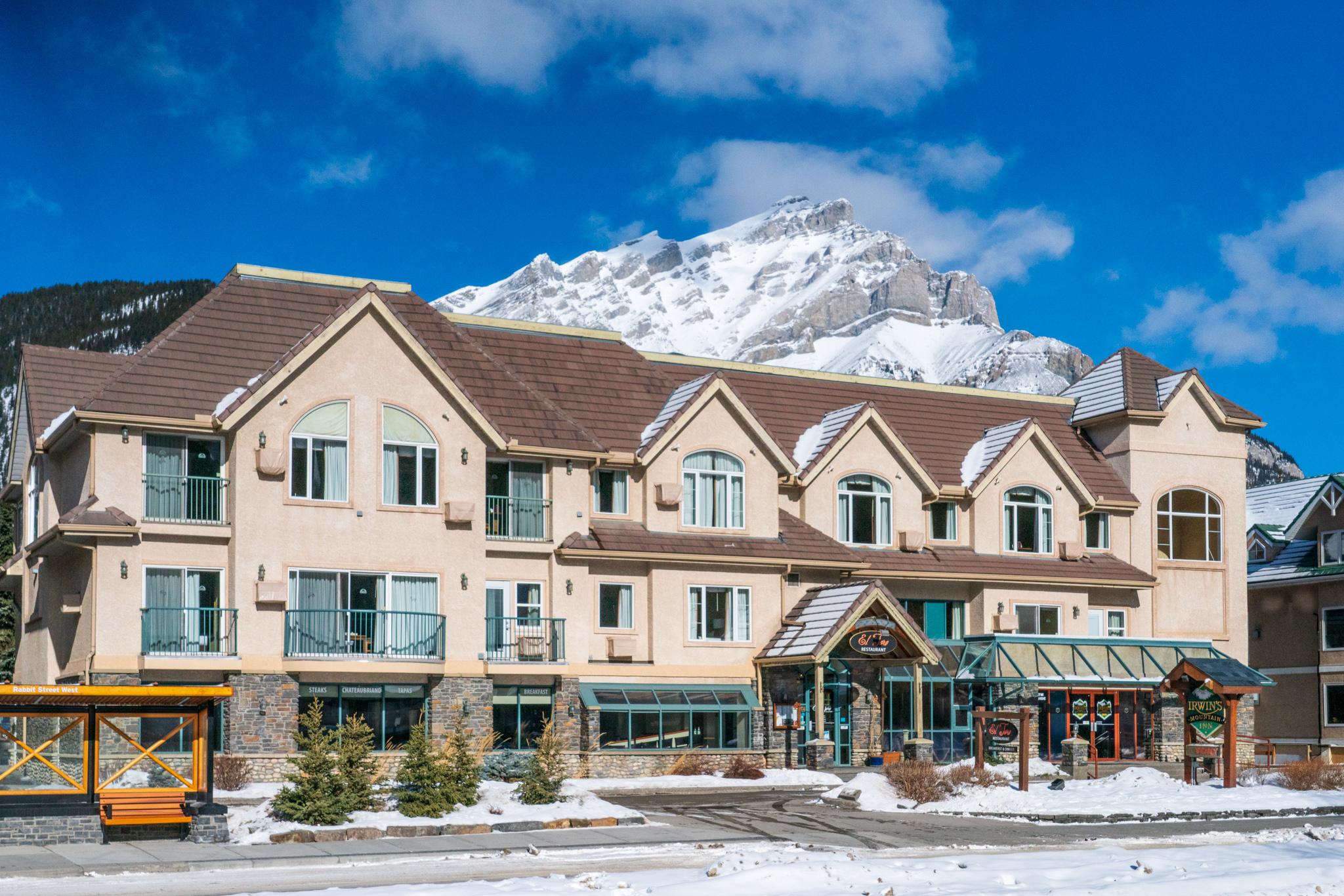 Irwin'S Mountain Inn Μπανφ Εξωτερικό φωτογραφία