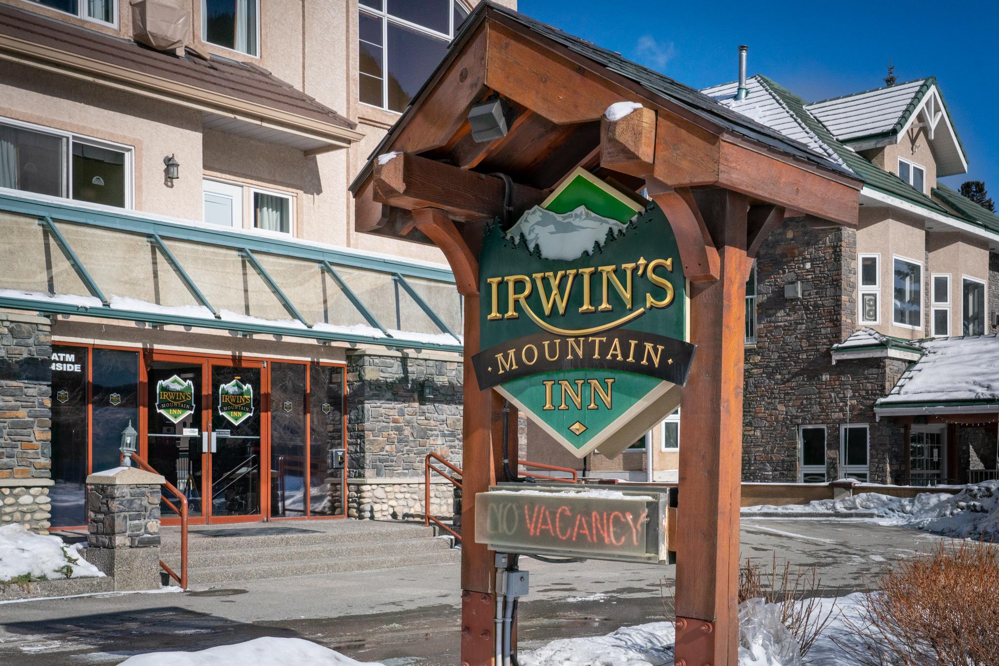 Irwin'S Mountain Inn Μπανφ Εξωτερικό φωτογραφία