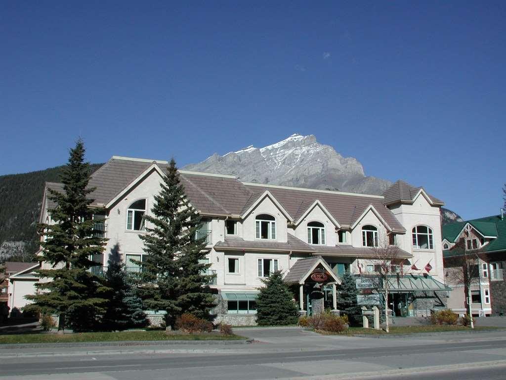 Irwin'S Mountain Inn Μπανφ Εξωτερικό φωτογραφία